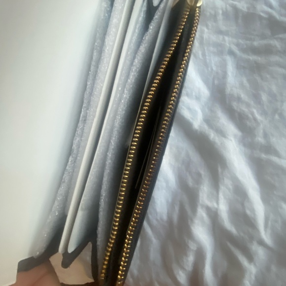 Tory Burch Robinson Embossed Chain Wallet - Picture 5 of 5